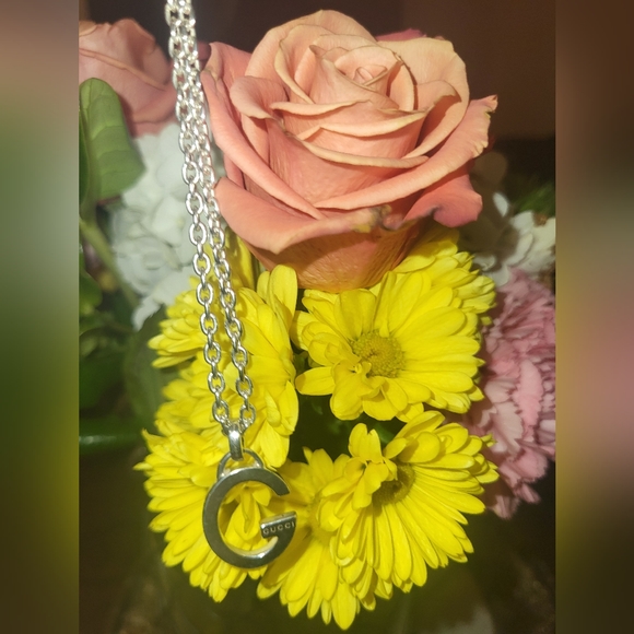 GUCCI LUXURY ITALIAN ✨️ STATEMENT LOGO NECKLACE ♥️ - Picture 4 of 5